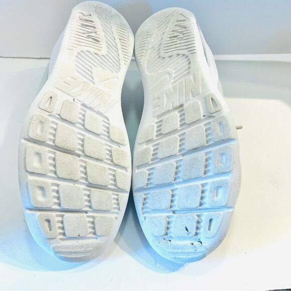 Nike Air Max Motion LW Women’s 8.5 Mint Green White Running Training Sneakers - Picture 9 of 10